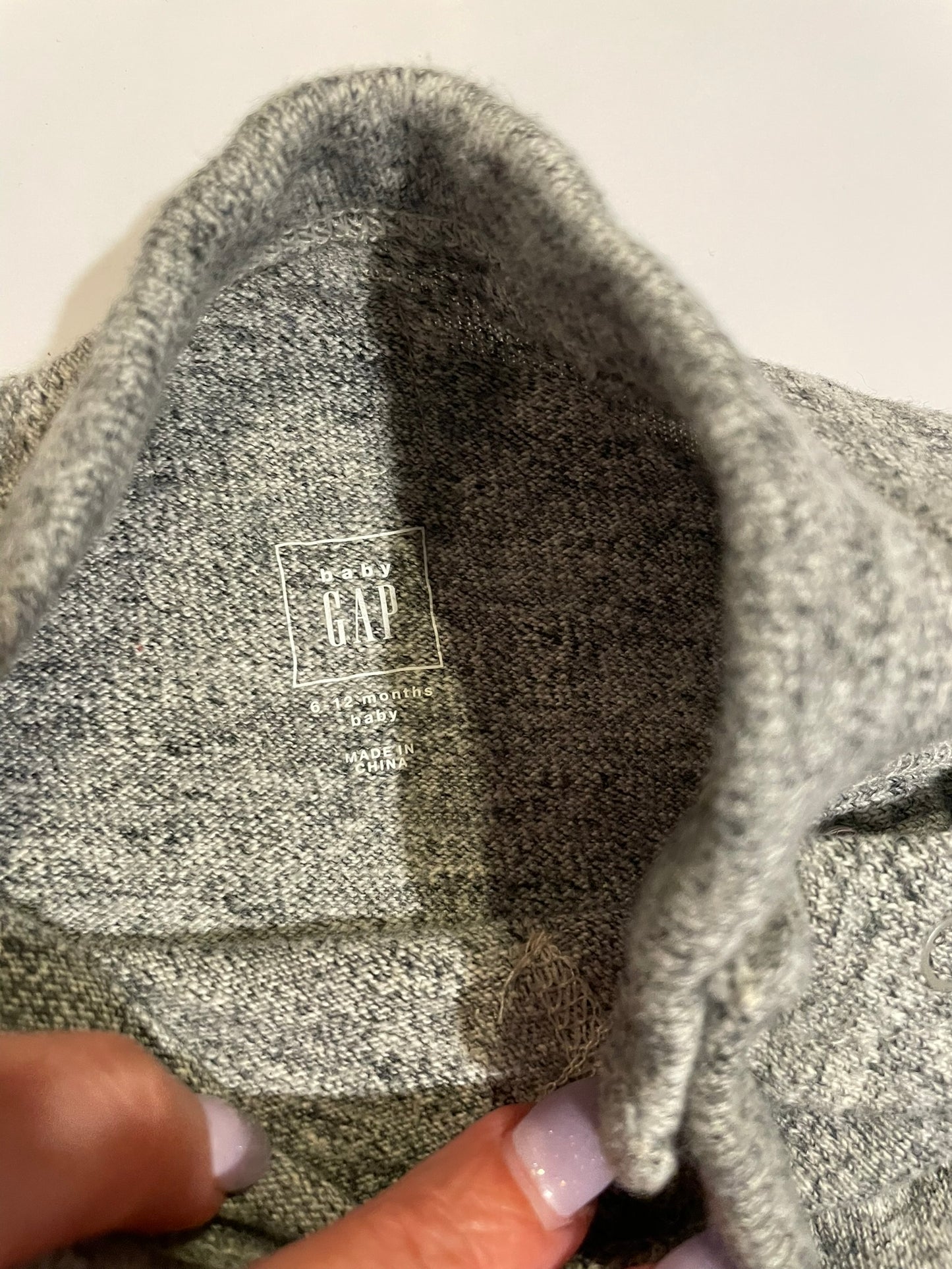 #126 Gap 6-12M Gray Swearter Onsie GUC