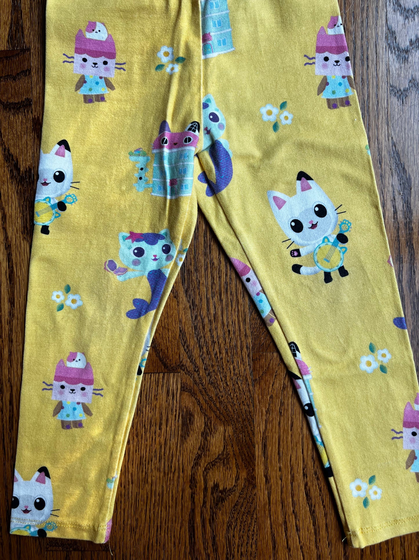 Seller #115 - Gabby’s Dollhouse Girls 3T Yellow Leggings, VGUC
