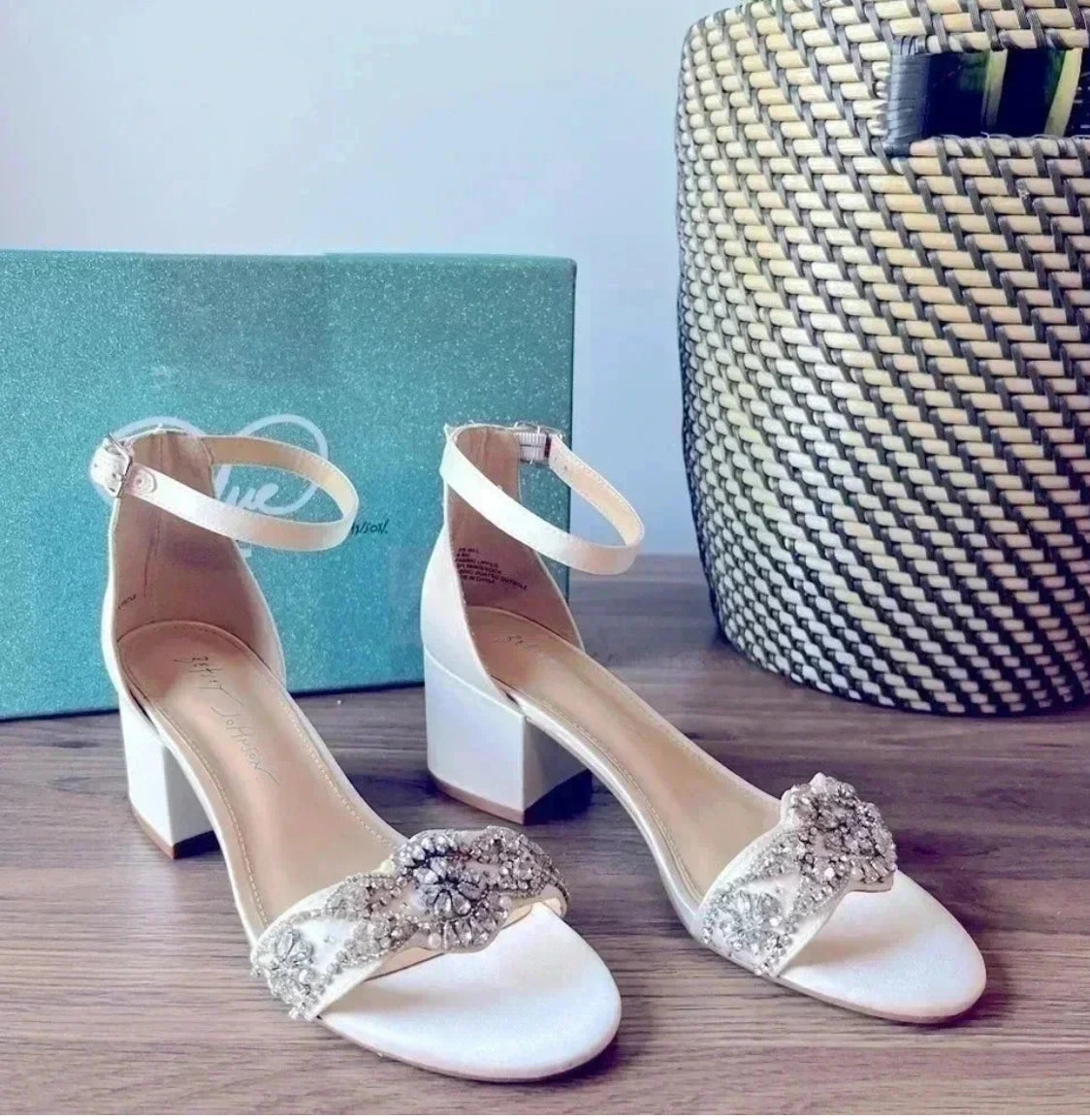 Seller#213 Women’s Size 6.5 Jeweled Heel Mel Sandal by Blue by Betsy Johnson VGUC