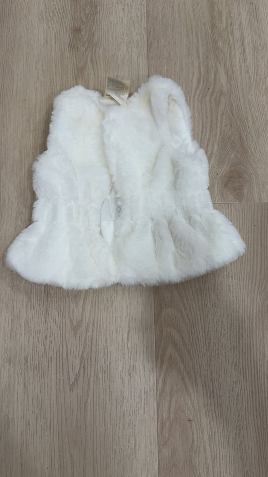 REDUCED! #49 girls First Impressions white fur vest 0-3 months EUC