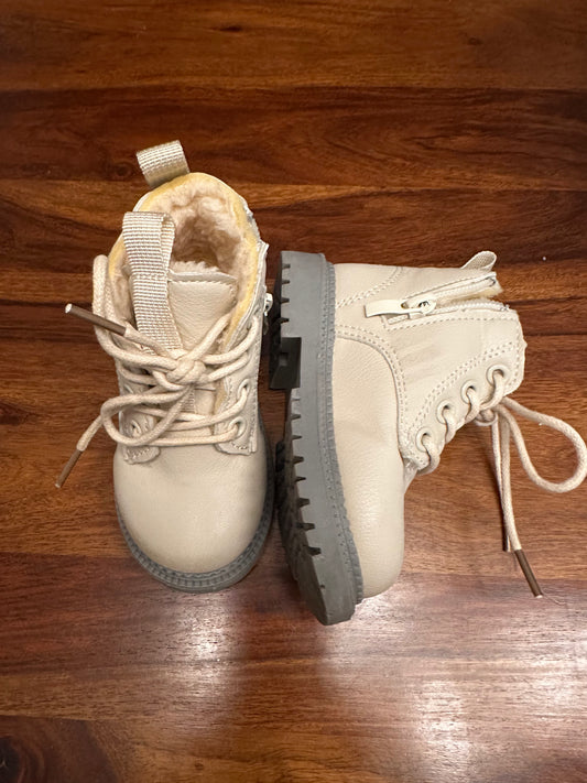 #30 Sz 5 Girls Baby Boots