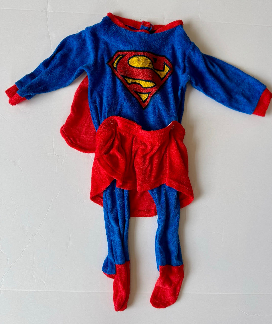 #190 REDUCED Vintage 1980s Superwoman costume, Size 19-24lbs