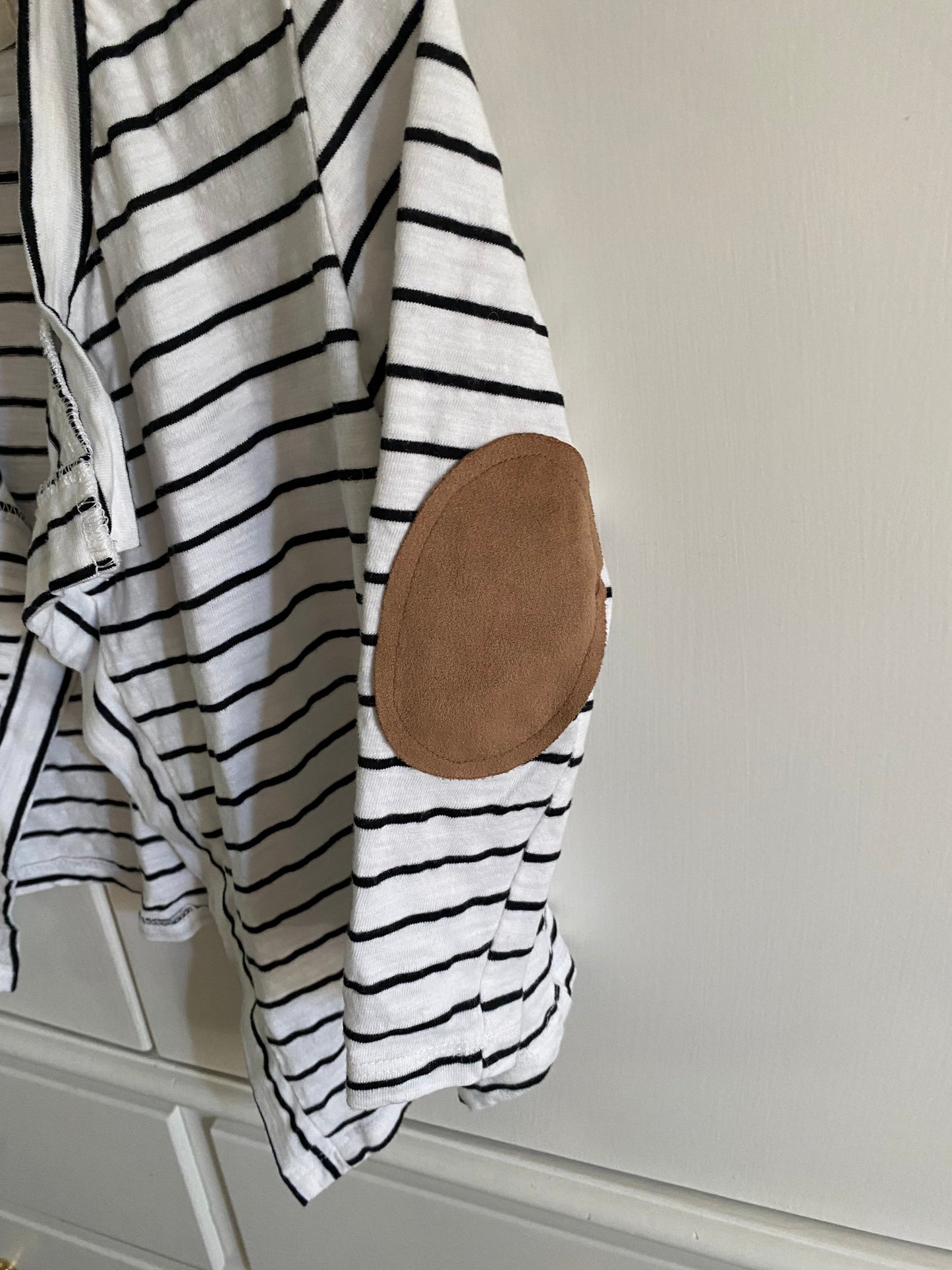 #117-Girls 3T, Grace & Emma White & Black striped cardigan, EUC,*reduced*