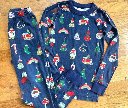 #104 boy or girl Hannah Andersson Christmas pajamas size 120/6-7, navy slightly faded