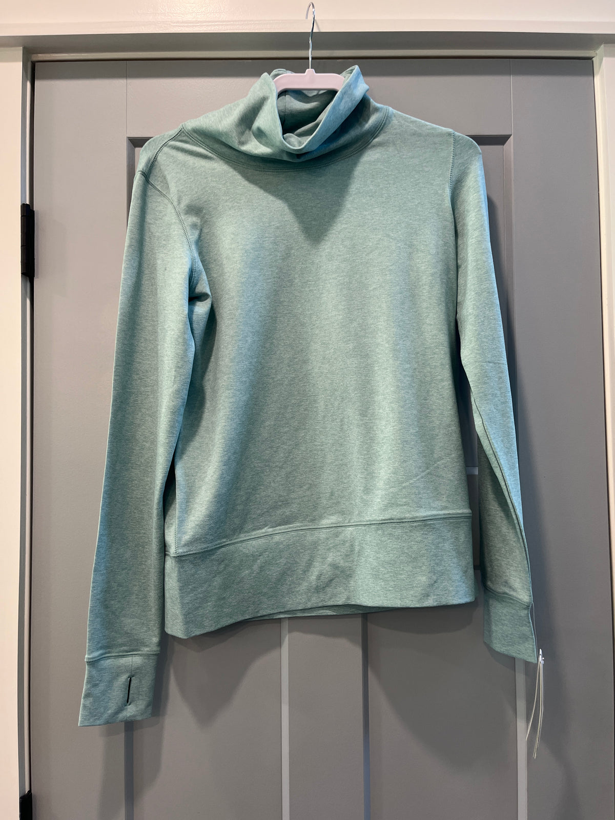 135 green/ turquoise color turtleneck, Gaiam brand, XS, BNWT