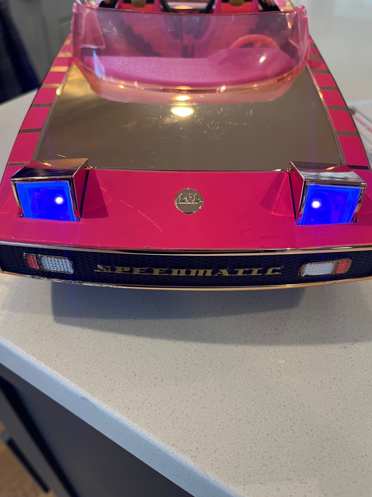PPU  45241  LOL Pink and Gold Speedmatic Convertible Car with Pool and Disco Dance Floor and Lights