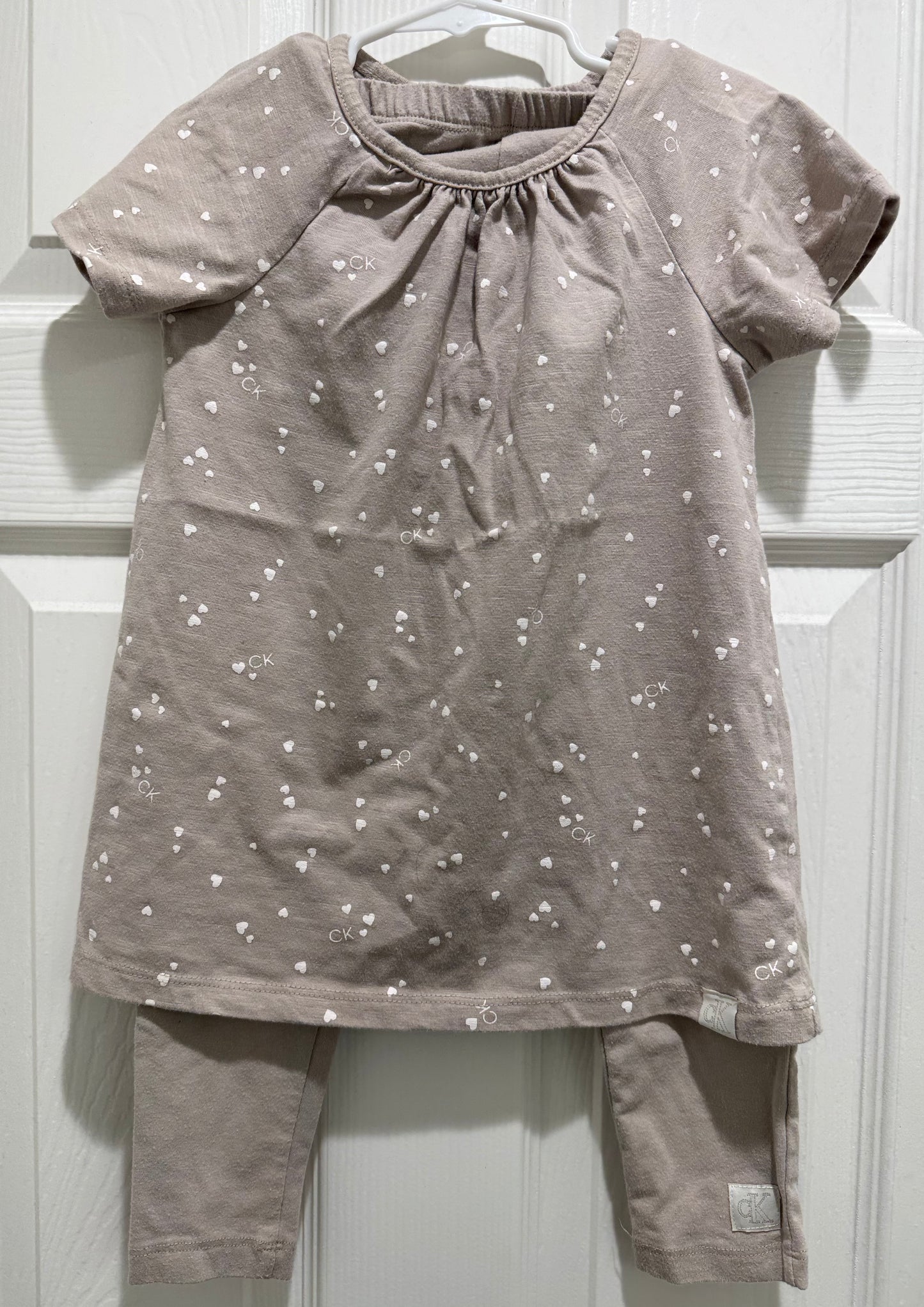 #53 girl Calvin Klein set size 6x