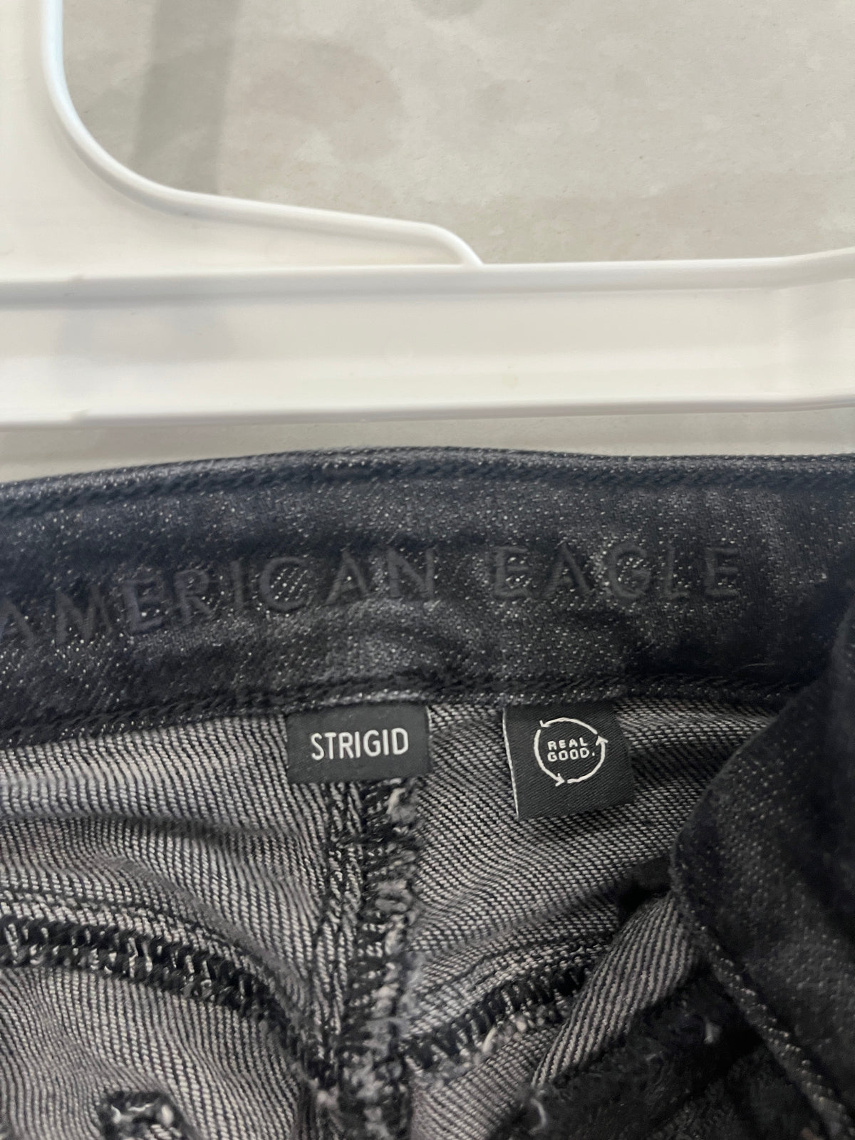 135 American eagle Strigid Black Jeans Size 000, only worn once for 3 hours