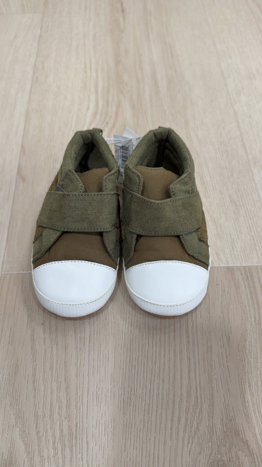 REDUCED! #49 boys Old Navy green booties 18-24 months