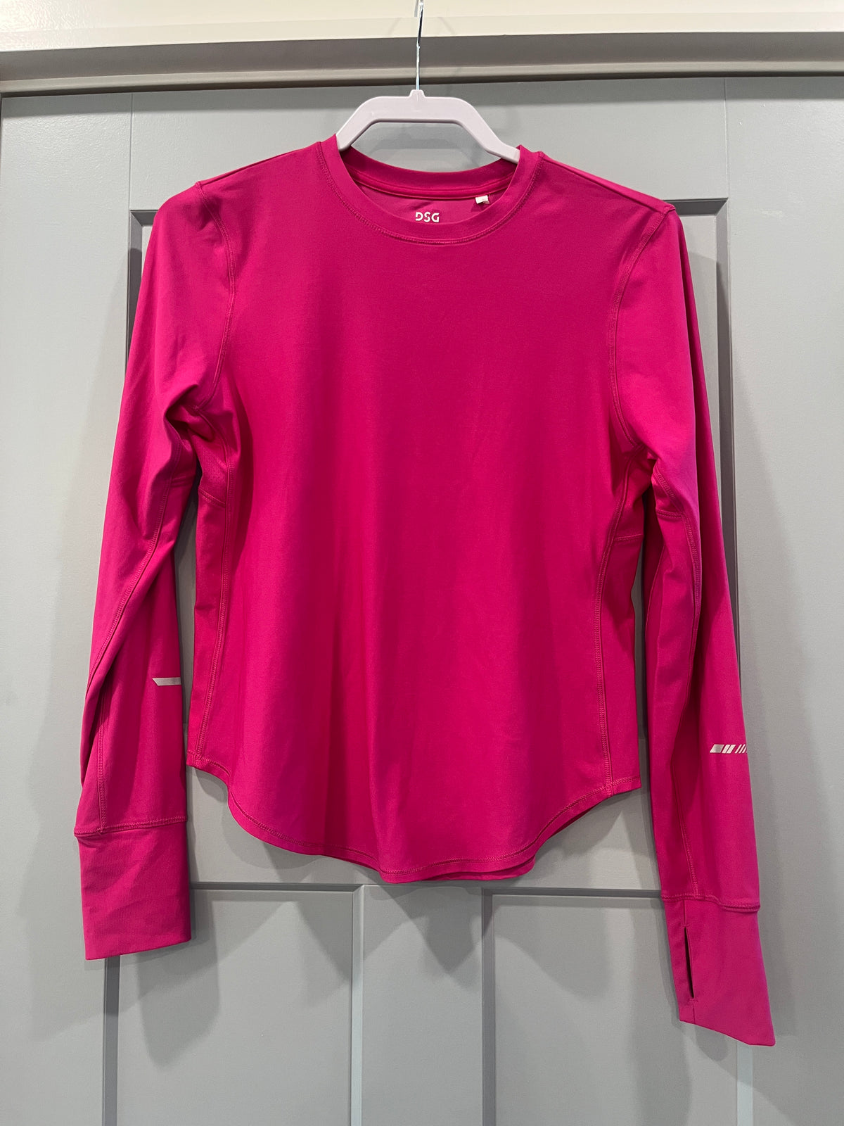 135 Women's DSG pink magenta long sleeve shirt, Small, LN