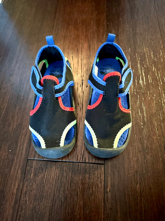 Oshkosh Water Shoe, Black/Blue/Red, Boys Size 13