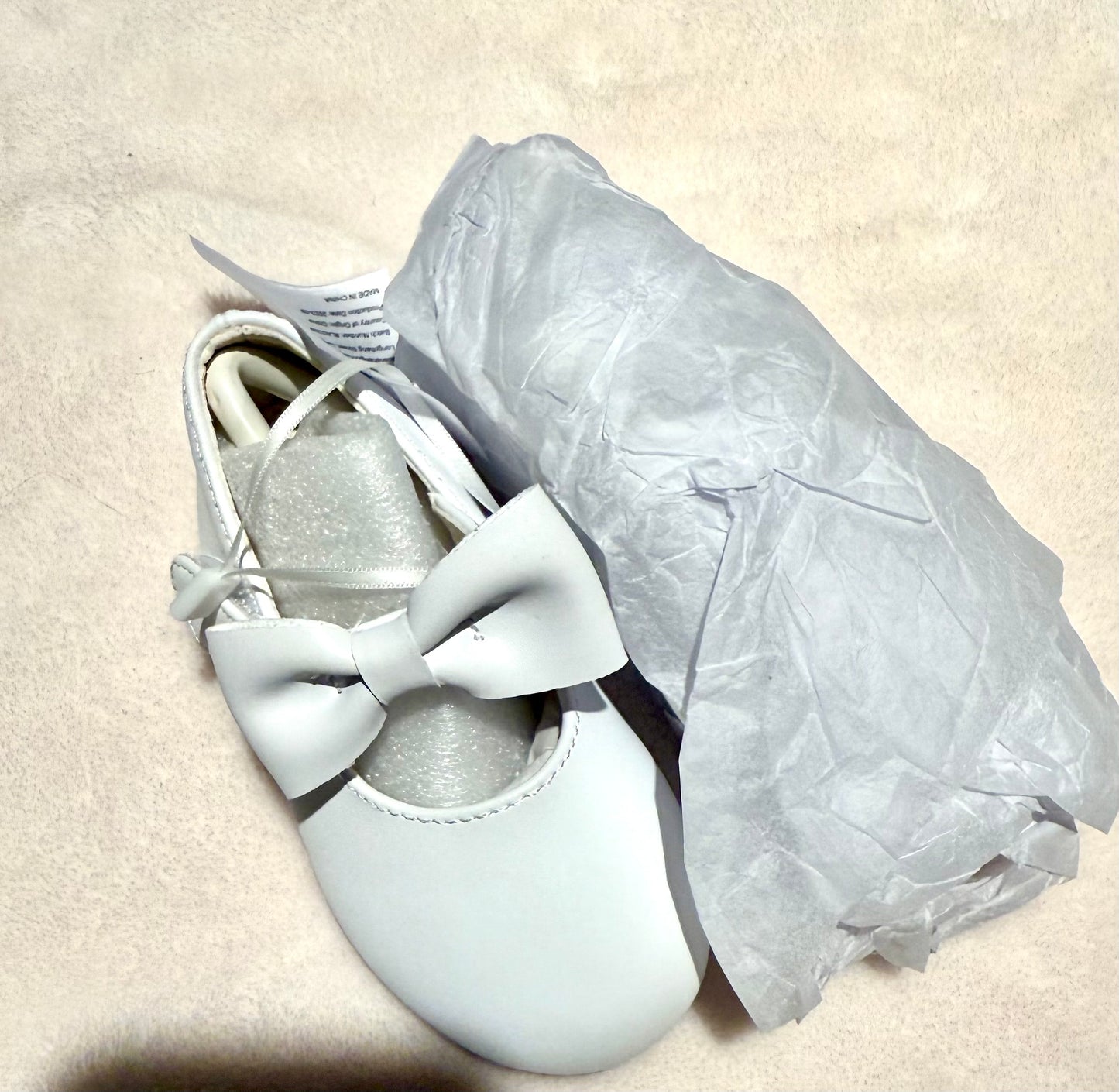 136 nwt girls white bow shoes size 4