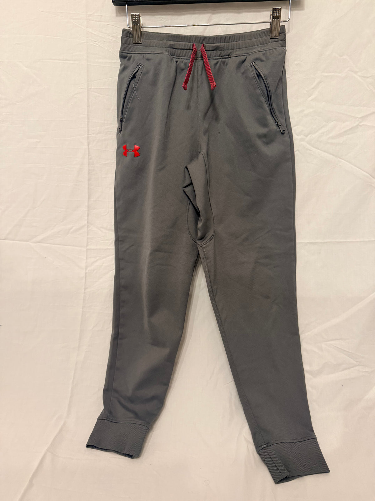 #143 Under Armour jogger sweatpants gray boys size medium