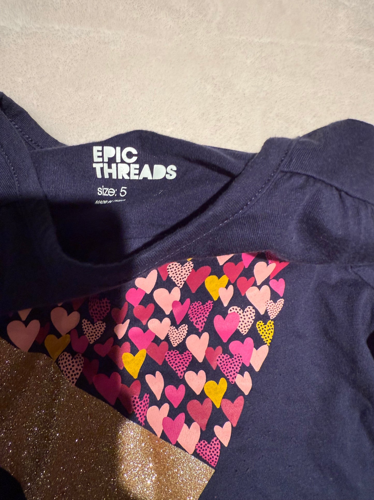 136 EUC navy long sleeve heart shirt girl size 5