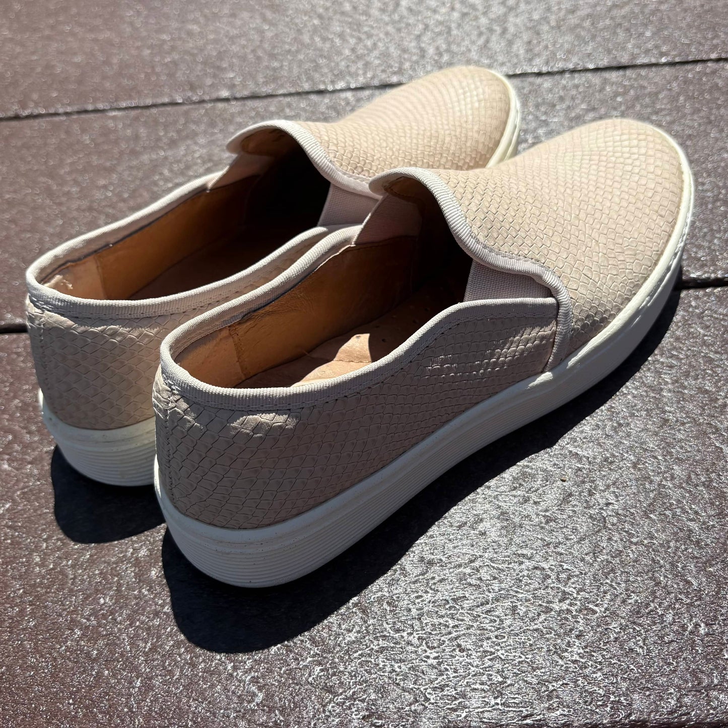 Seller 189 Women's Size 8.5 Sofft Somers Blush Slip On Sneakers VGUC