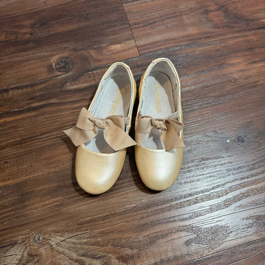 #162 Gold Flats girls sz 11