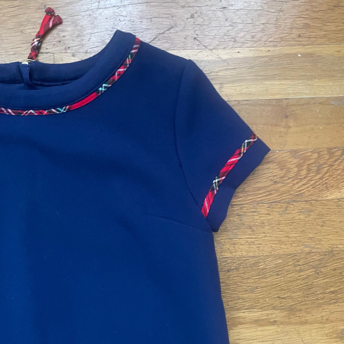 #116 Vineyard Vines Navy dress girls 14 REDUCED
