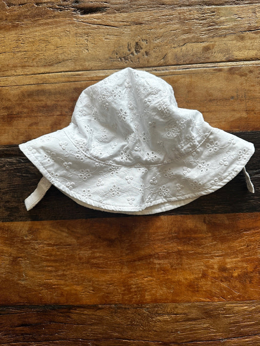 #33 REDUCED Carter's baby girl sunhat 6-12 months
