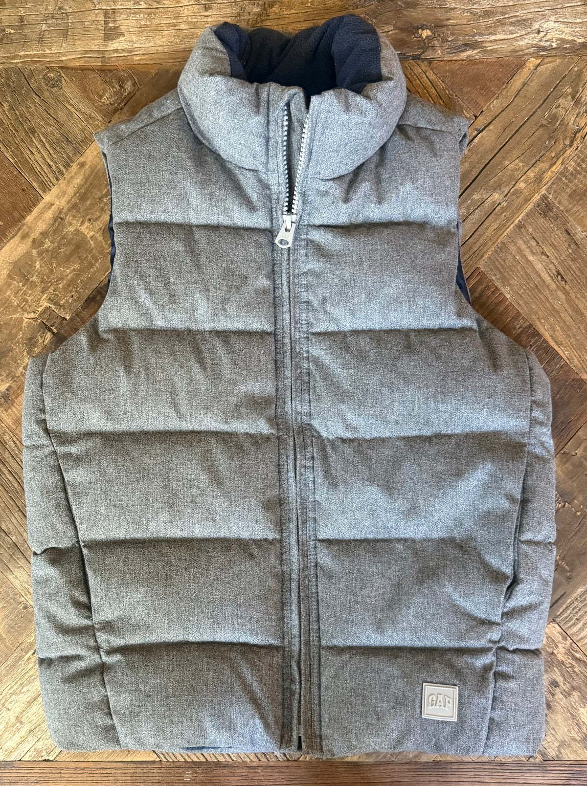 #75 Gap Kids Gray Puffer Vest, Size Small (6-7)