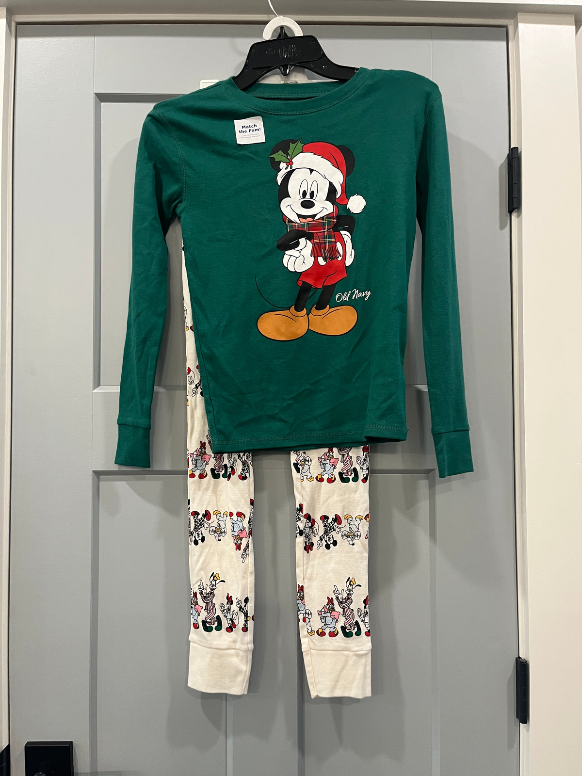 135 Old Navy Mickey Mouse Santa pajamas set, BNWT, Youth XL (12)