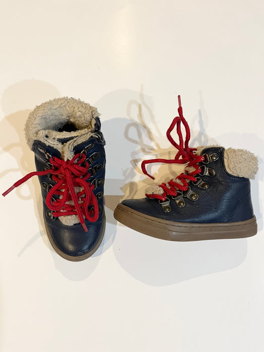 #67 Boden Navy Boots faux fur 27 (10US)