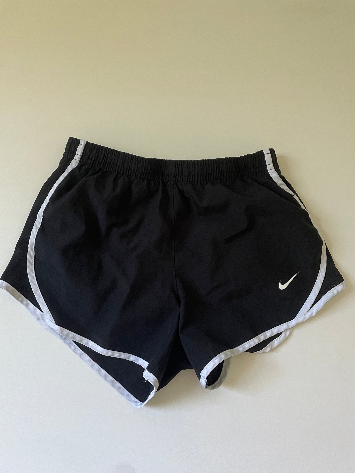 EUC Girls Nike Dri-fit shorts size Small PPU Anderson
