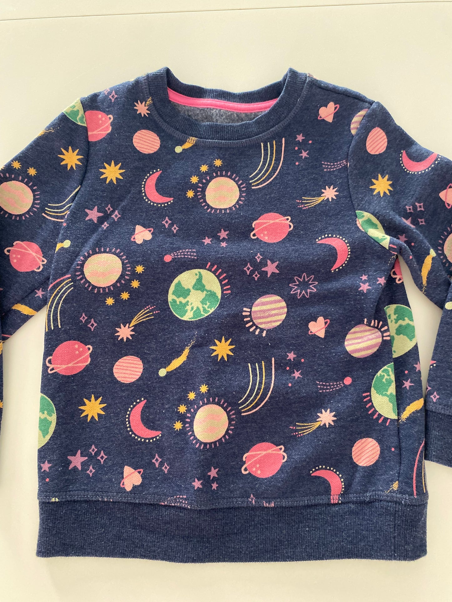 #117- Girls 4T, Cat & Jack blue planet sweatshirt, GUC