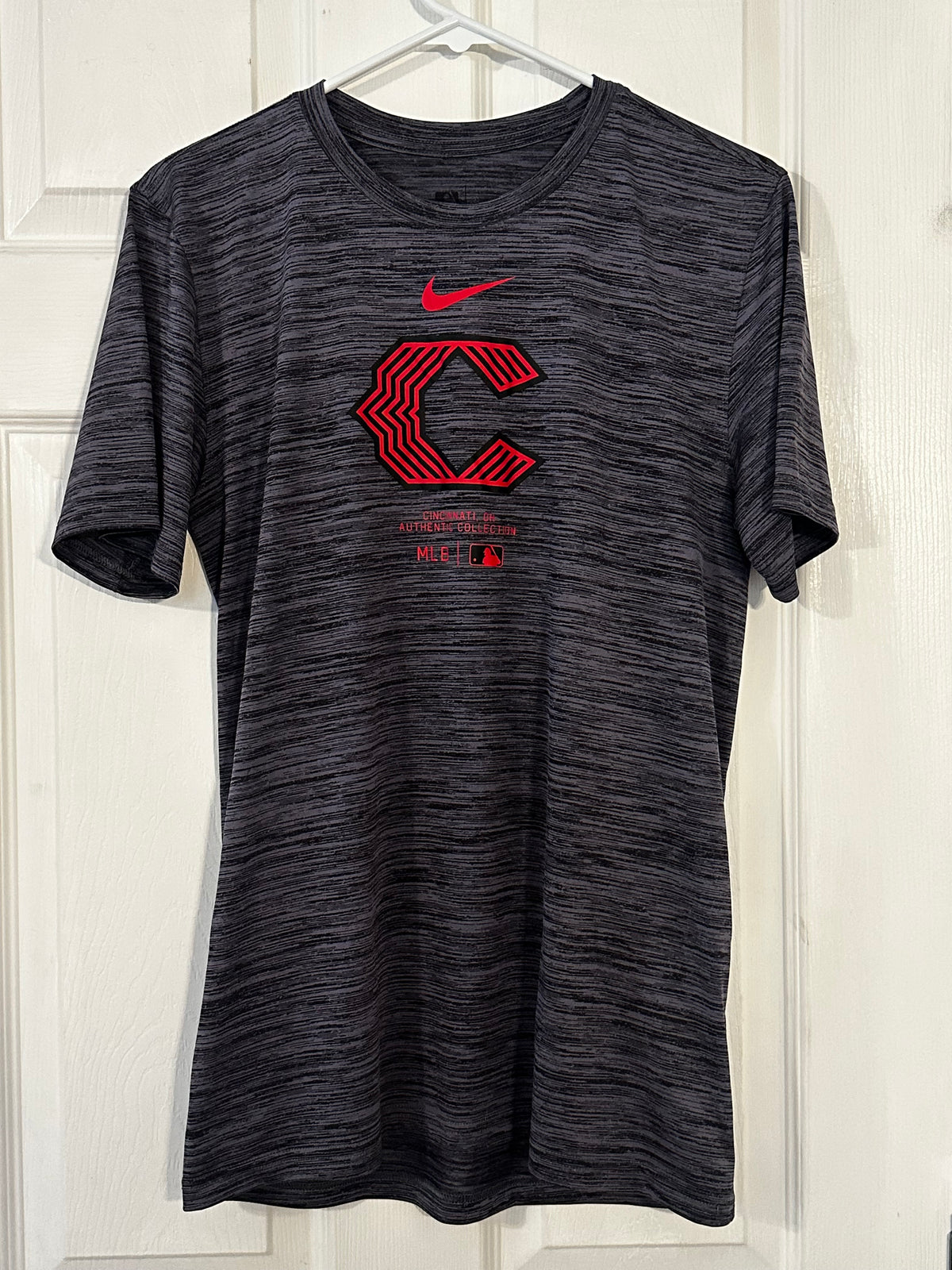 #171 Small Cincinnati Reds Nike Shirt