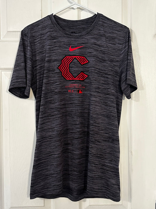 #171 Small Cincinnati Reds Nike Shirt
