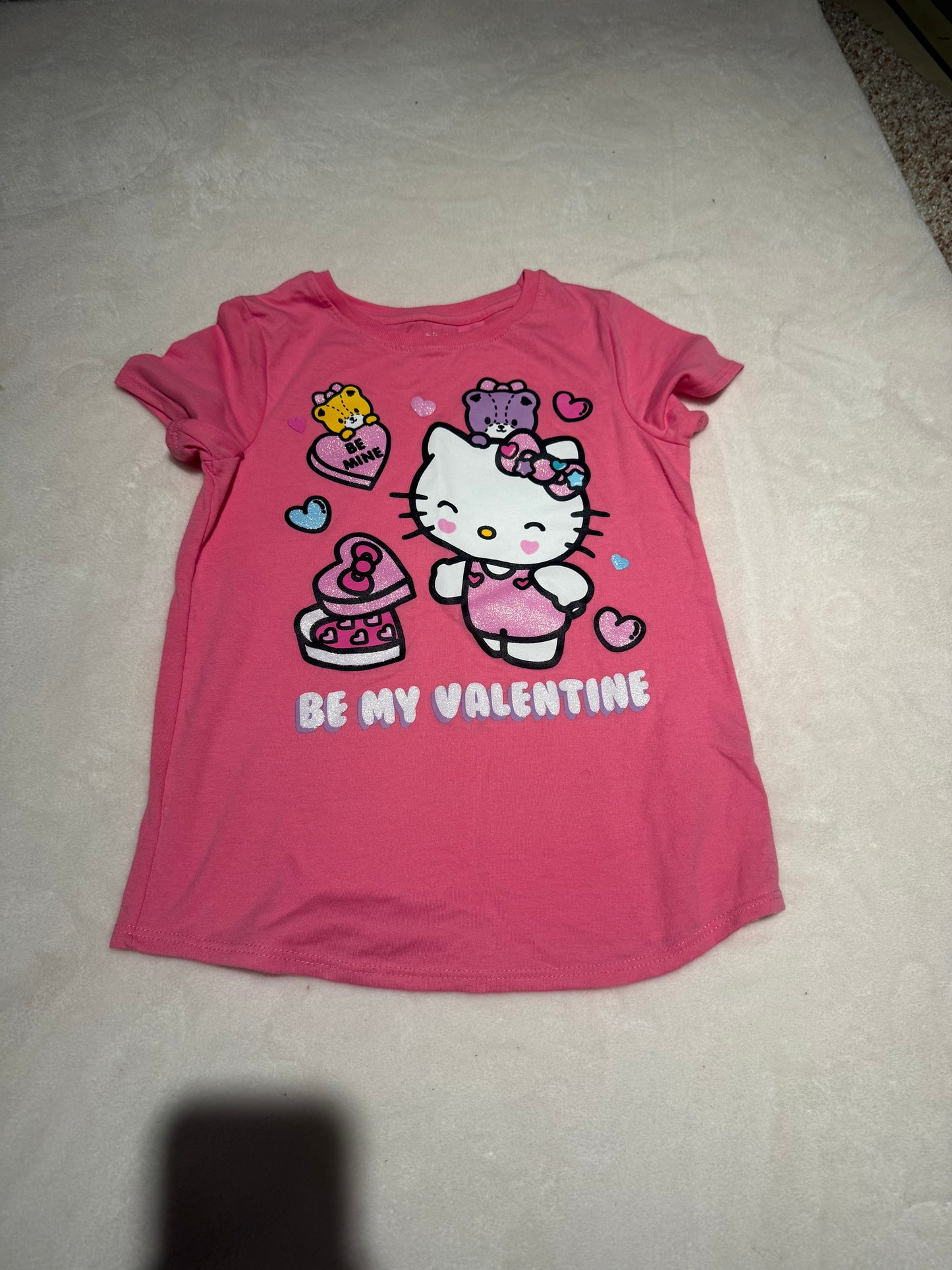 136 EUC be my valentine hello kitty size 7