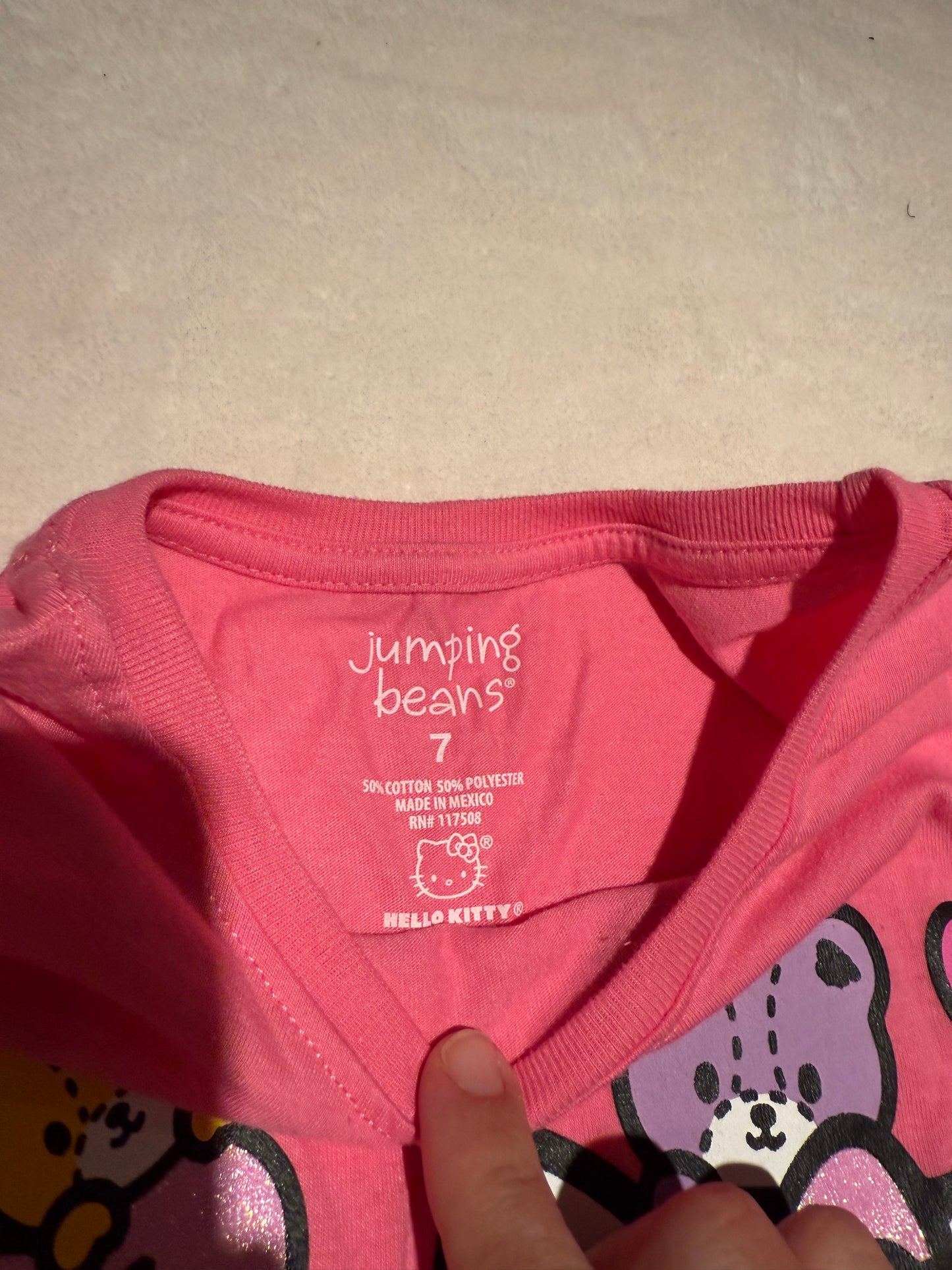 136 EUC be my valentine hello kitty size 7