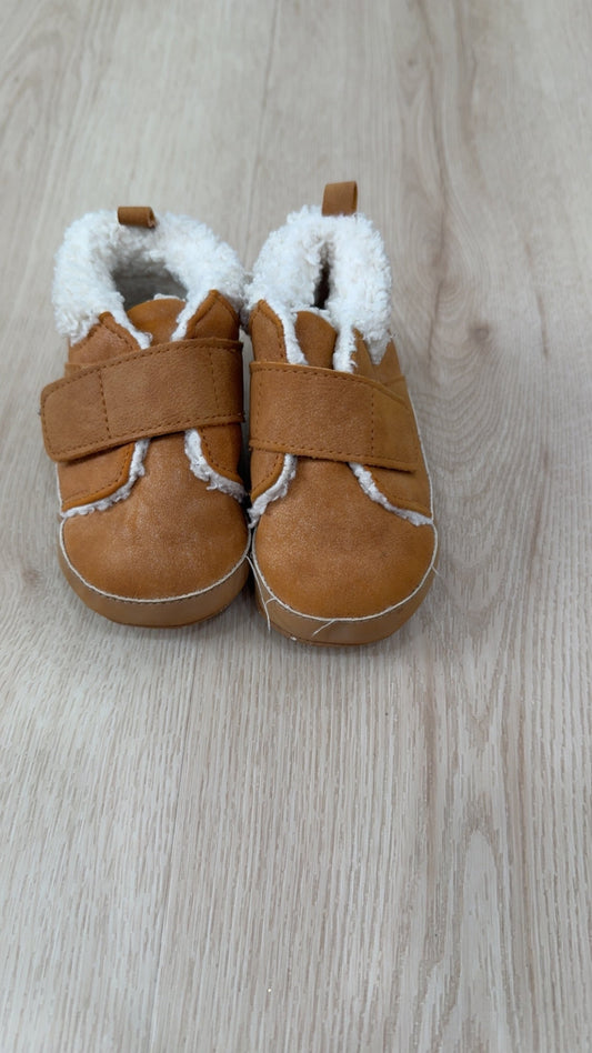 REDUCED! #49 boys tan booties 9-12 months VGUC