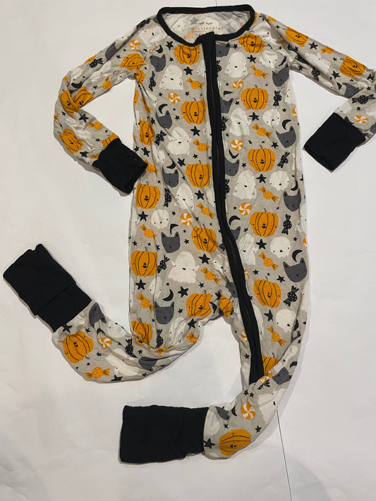 #126 Little Sleepies 18-24m Halloween zipper jammies EUC