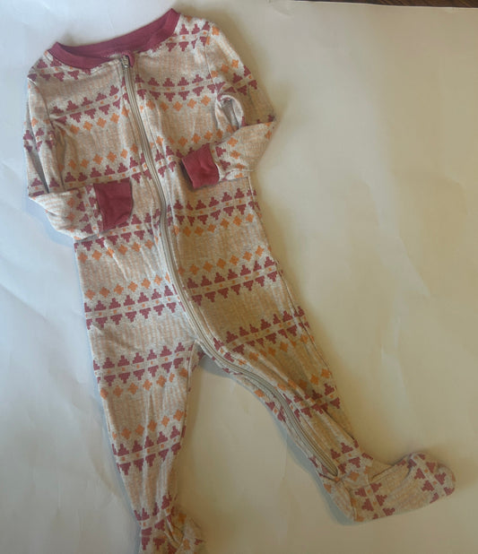 #35 Dip pajamas 6-12 month girls Reduced!