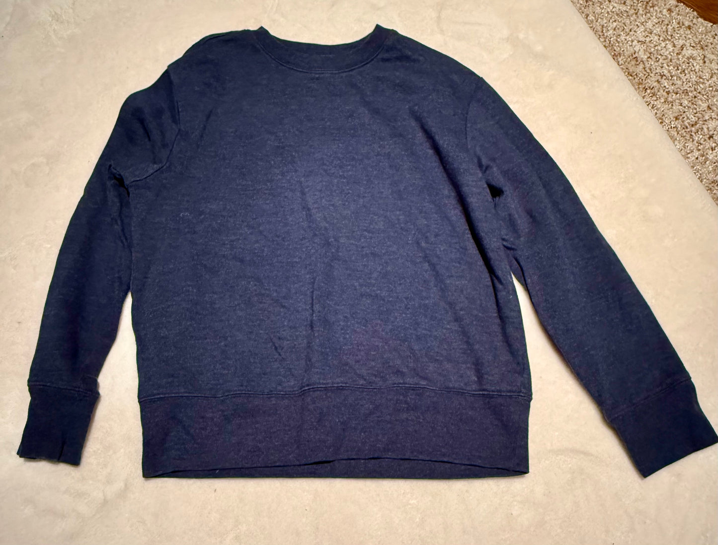 136 EUC boys heather navy sweatshirt 10/12