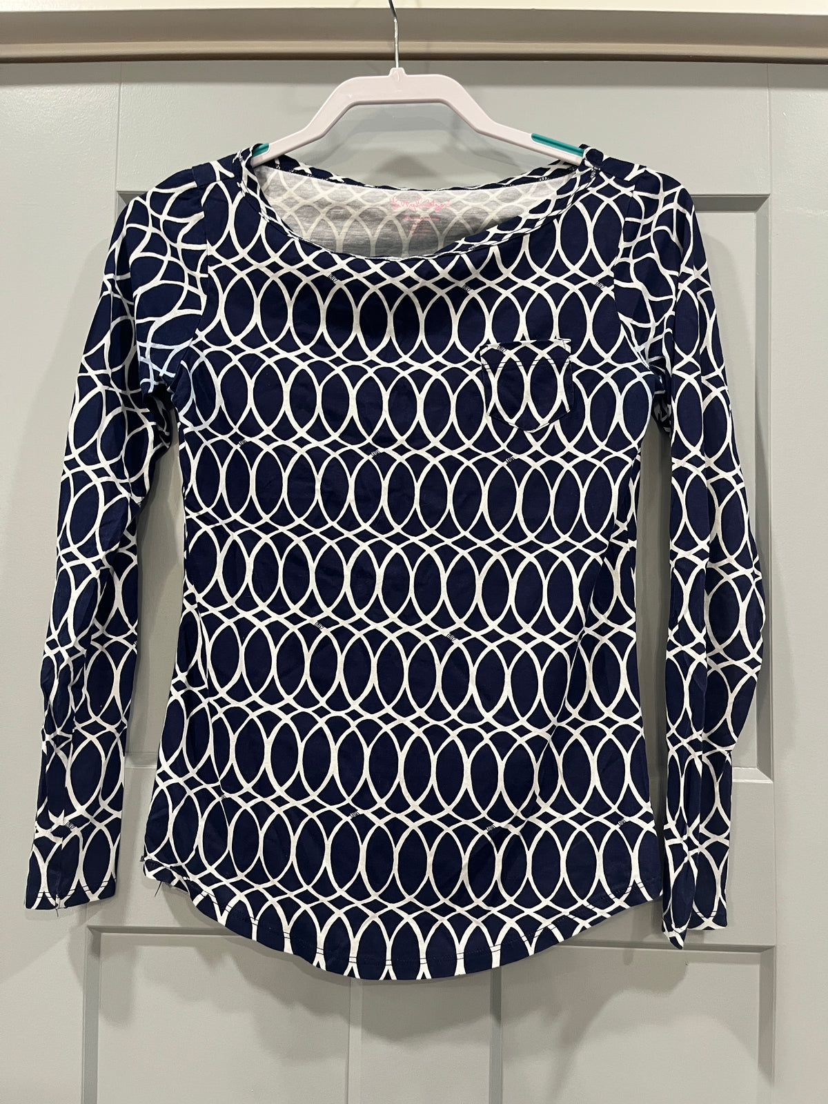 135 Lilly Pulitzer navy blue and white long sleeve top, size XS, LN