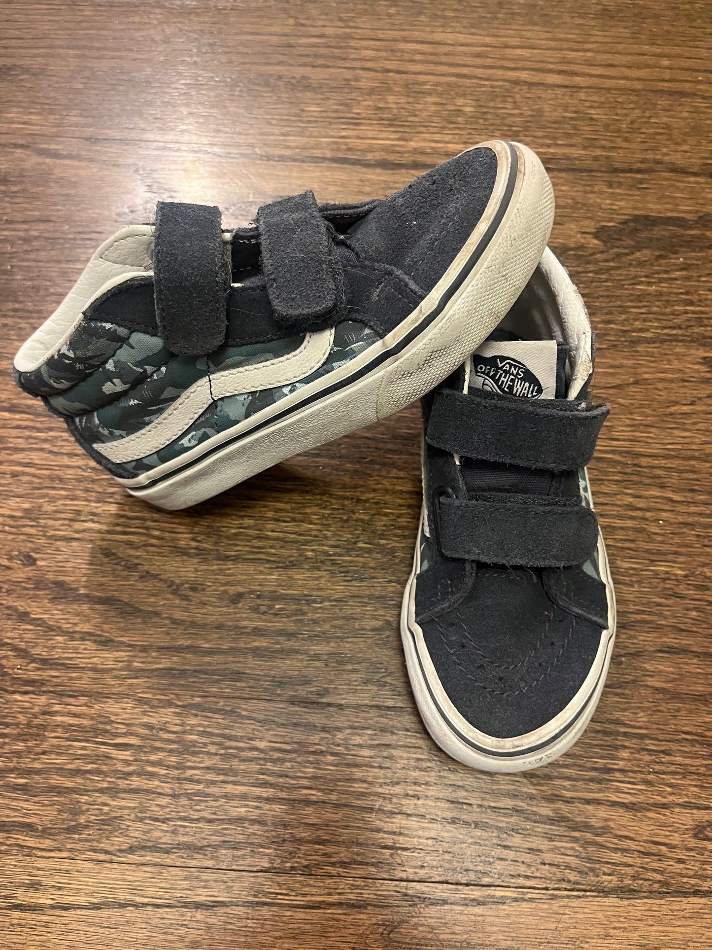 #67 Navy Vans size 9