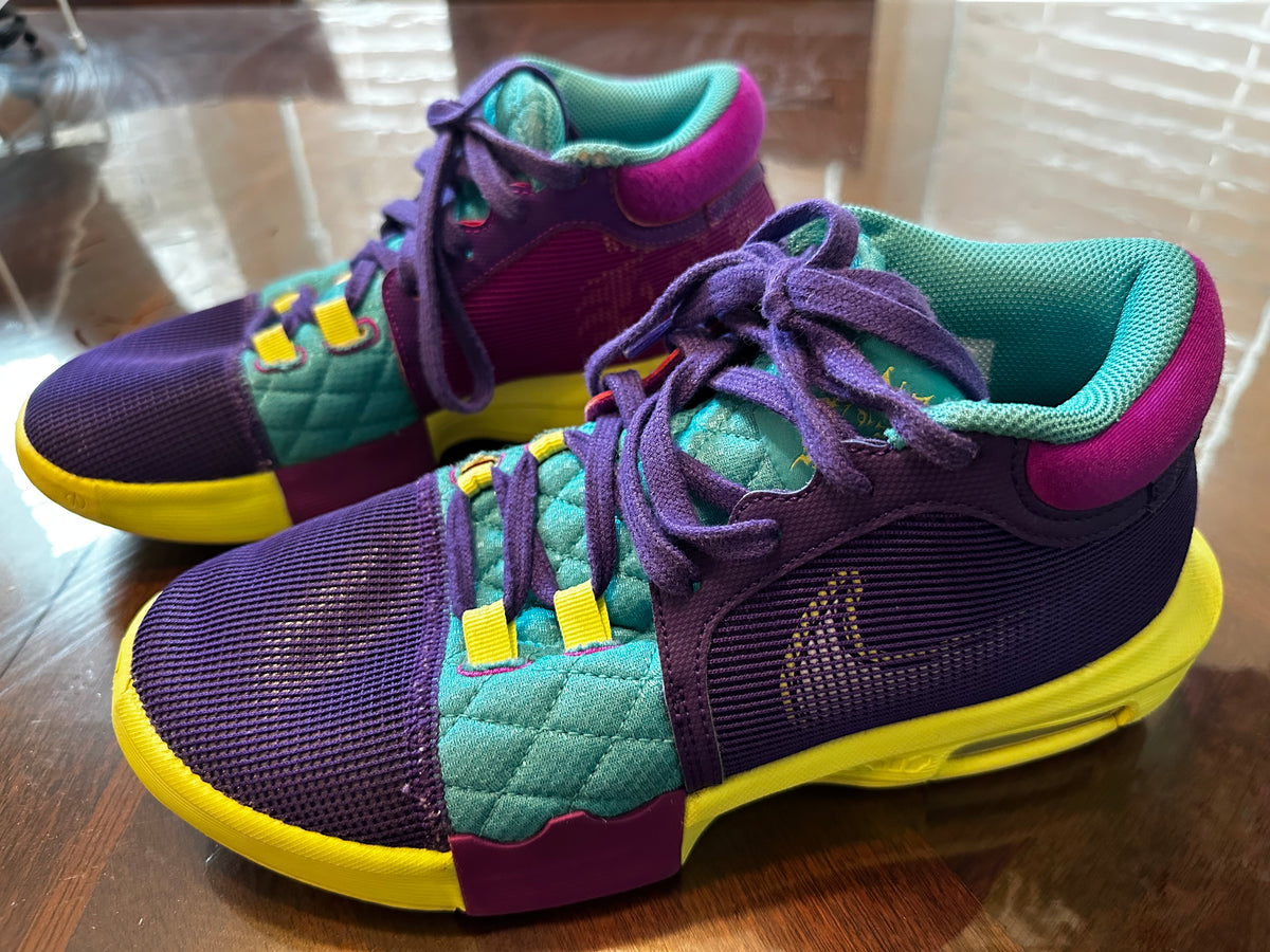 #171 Boy’s Size 8 LeBron James Nike Witness 8