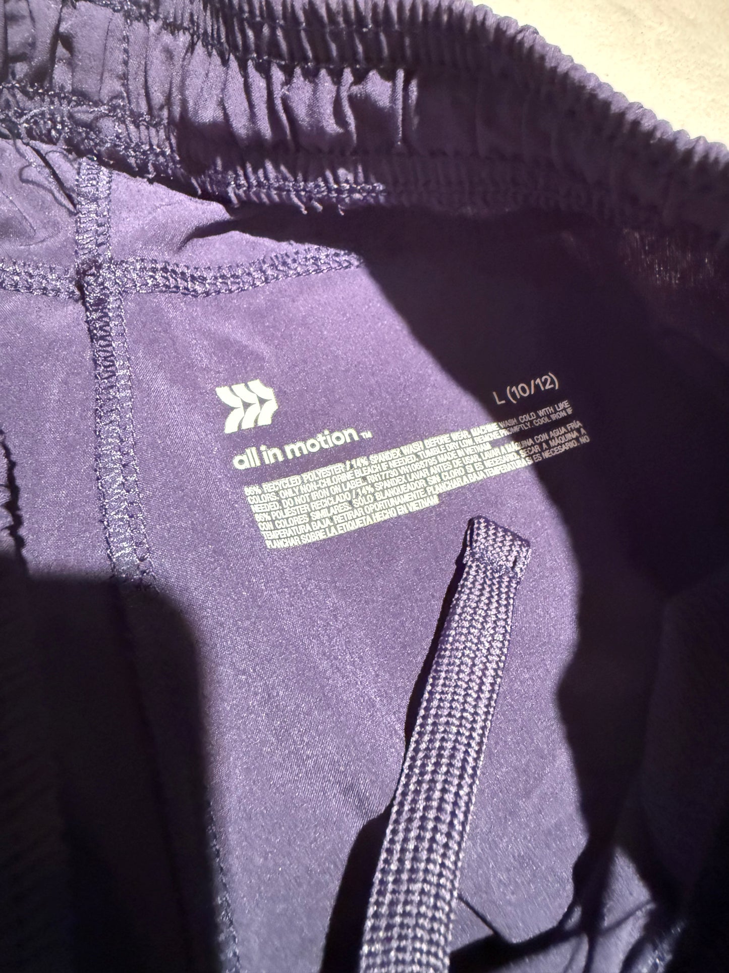 136 EUC navy blue basketball shorts 10/12