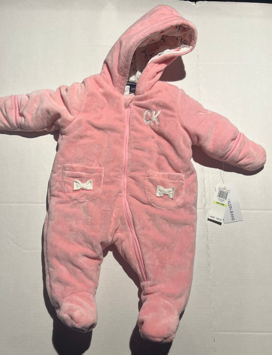 #98 Girls 6mo NWT Calvin Klein Bunting Suit