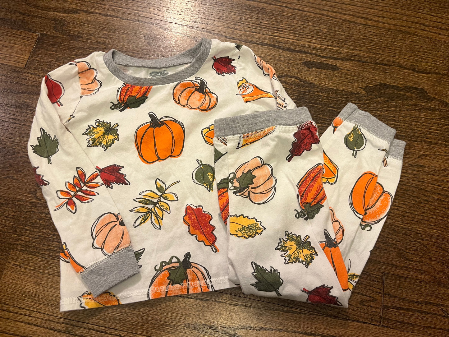 #67 Mud Pie Pumpkin pajamas 3T