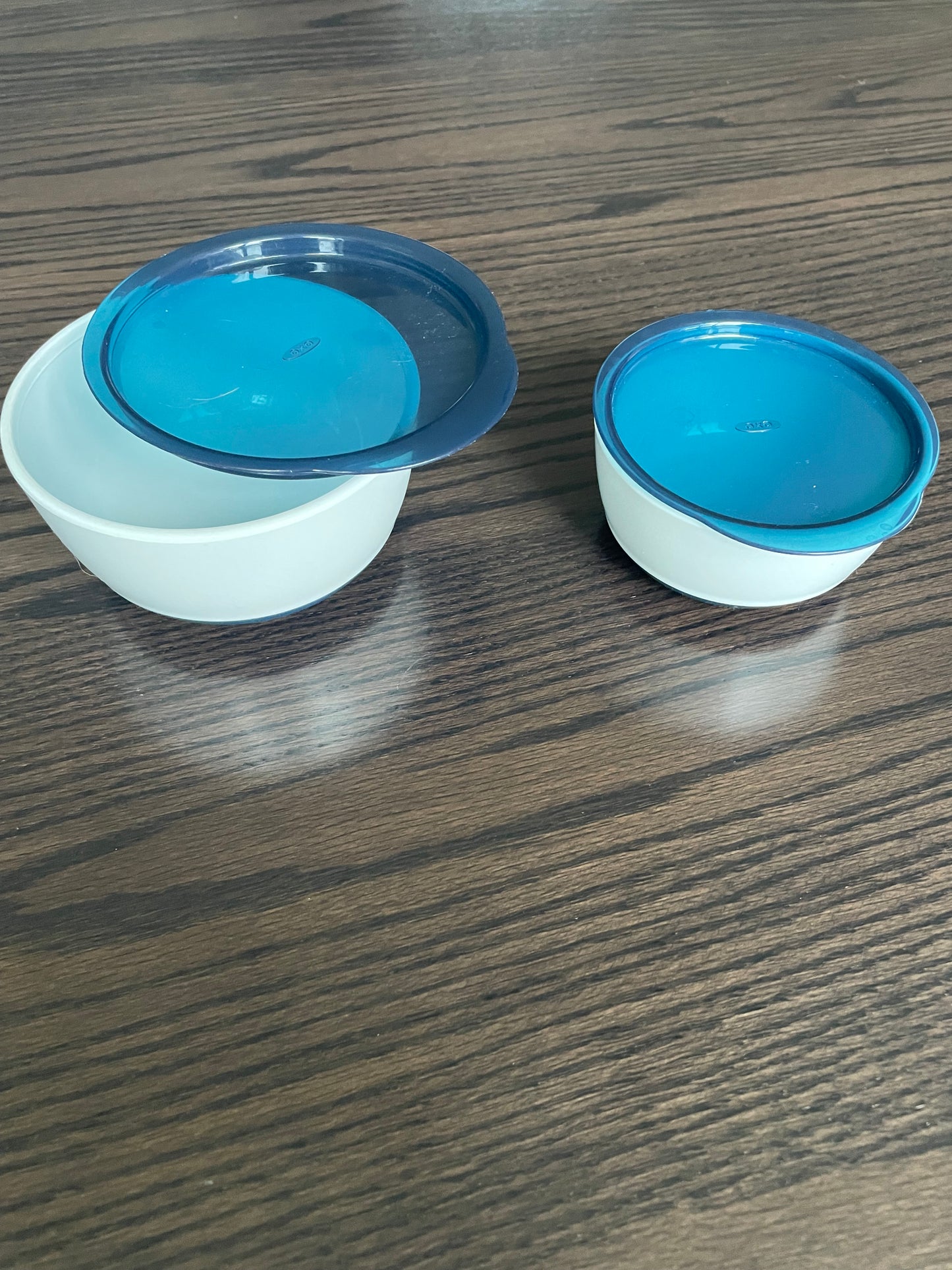 OXO - 2 Snack bowls with lids 45242