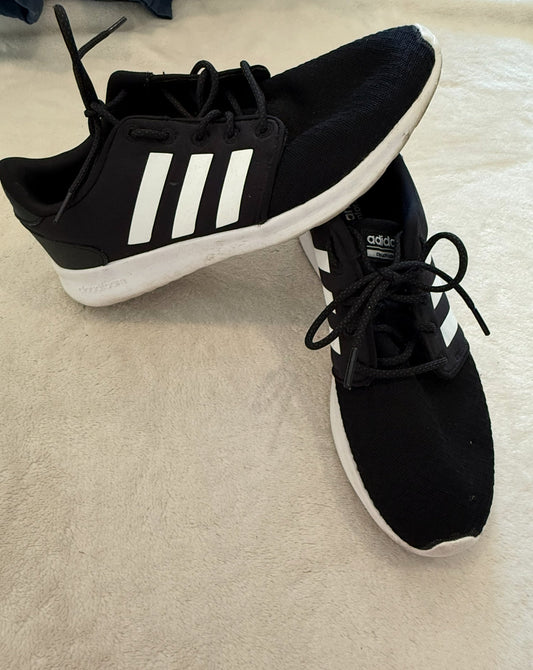 #46 women’s size 8 adidas gym shoes euc