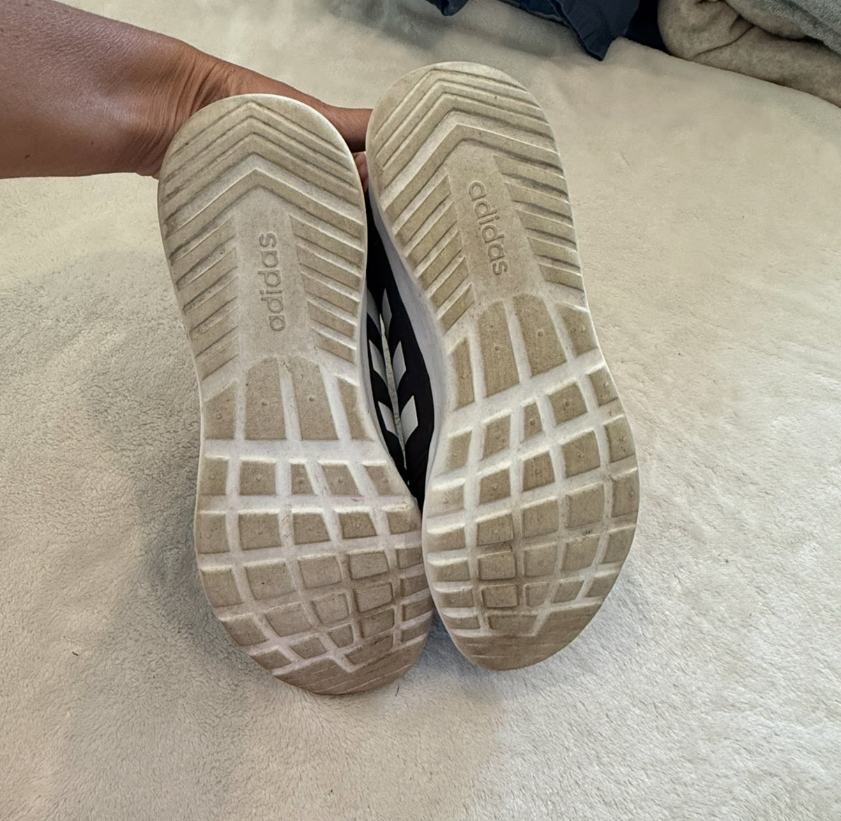 #46 women’s size 8 adidas gym shoes euc