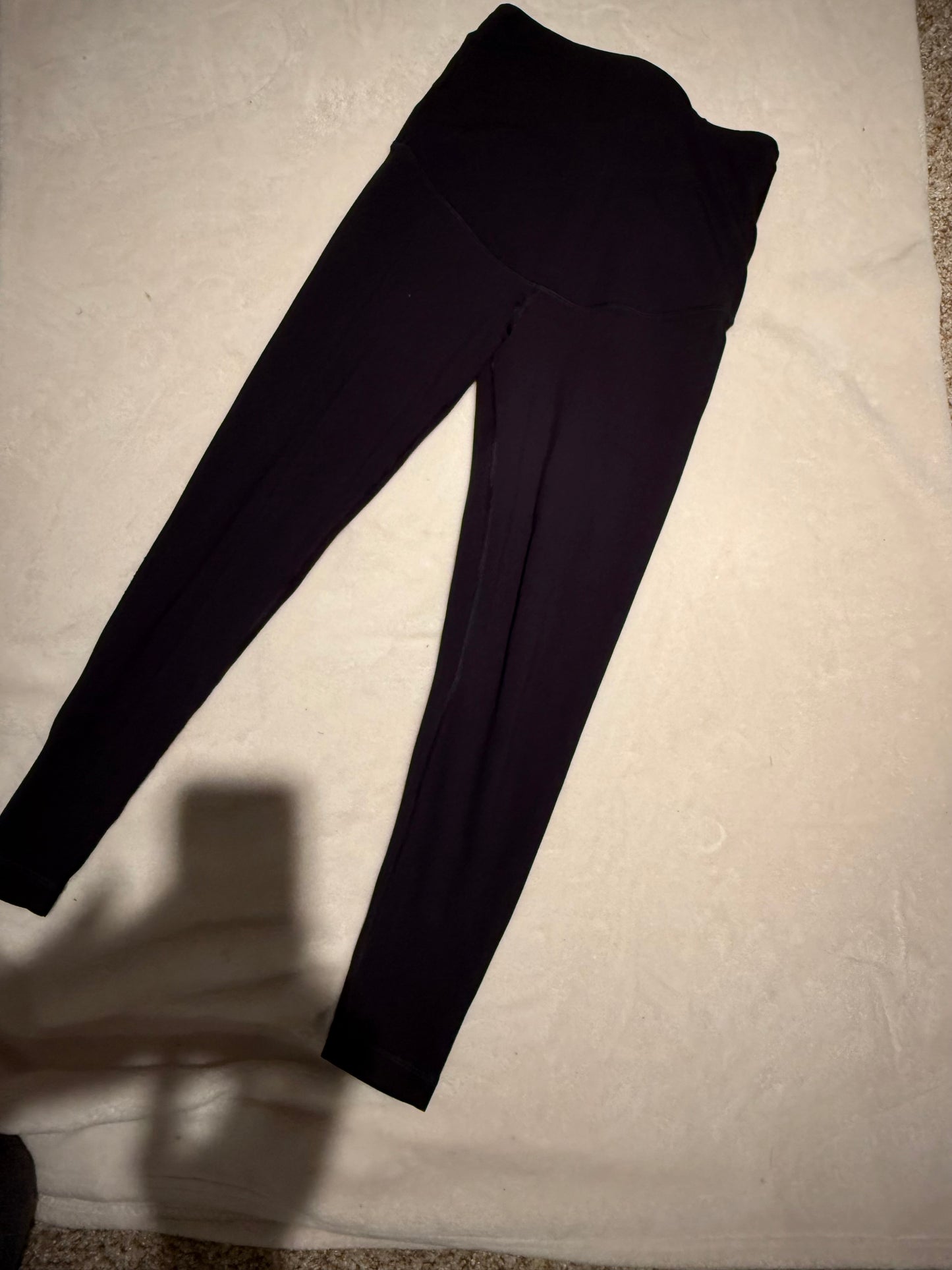 136 EUC maternity pants black size small