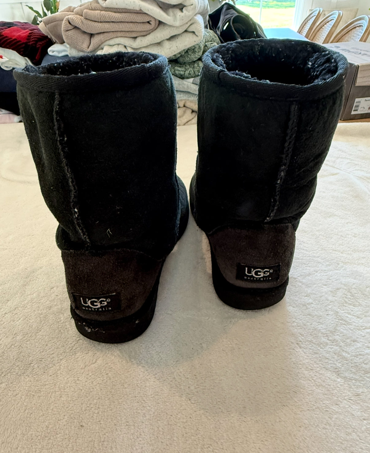 #46 Women’s size 7 Ugg boots black guc