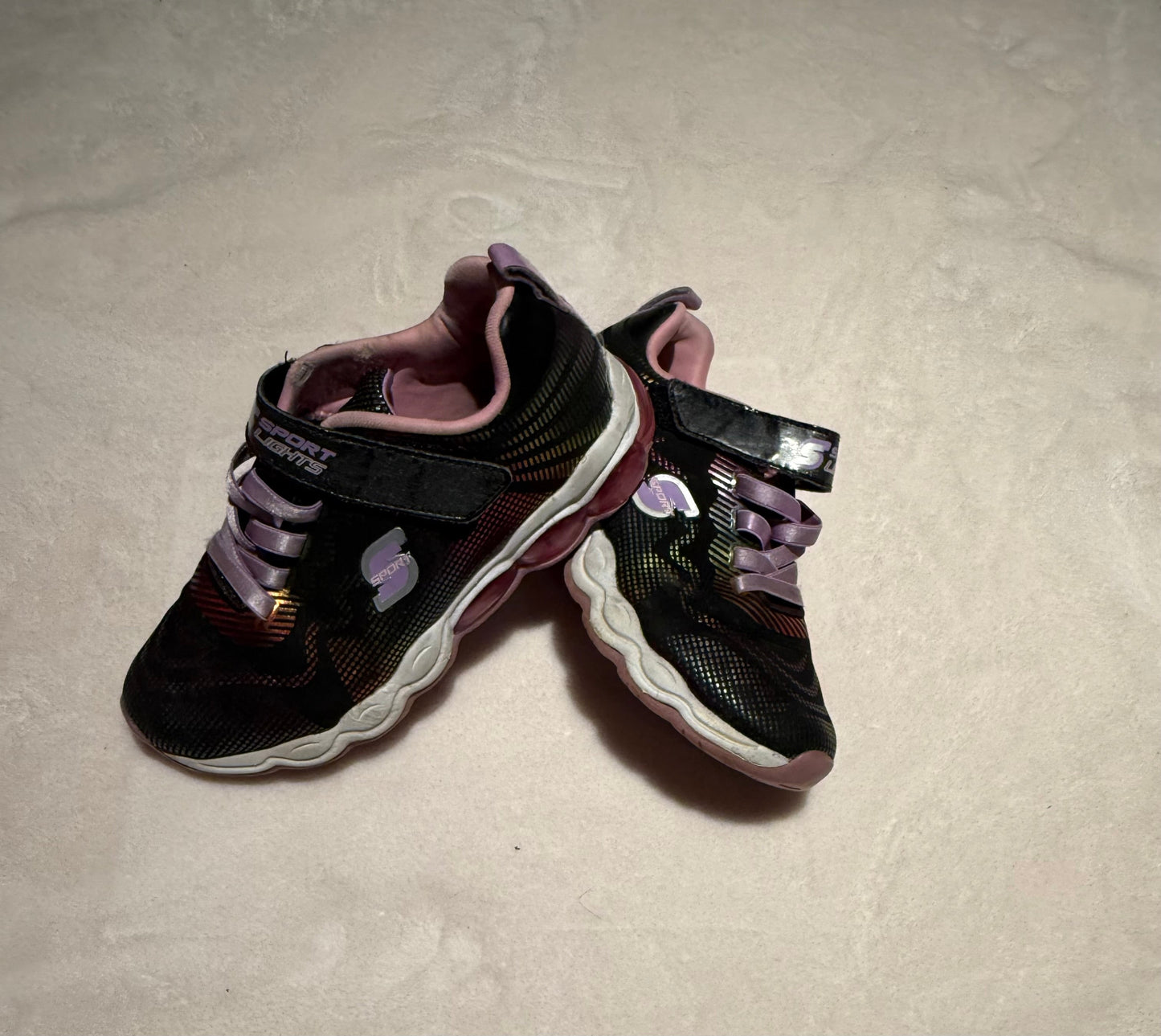 136 GUC sketcher light up gym shoes size 1