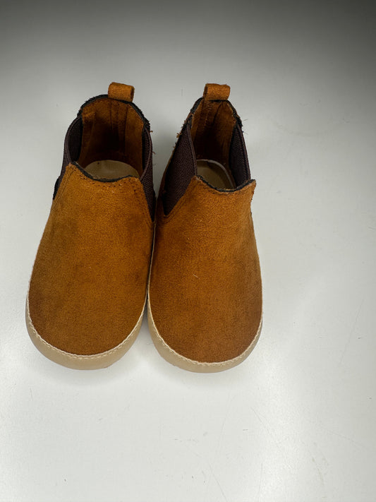#33 brown slip-on baby bootie size 9-12 month