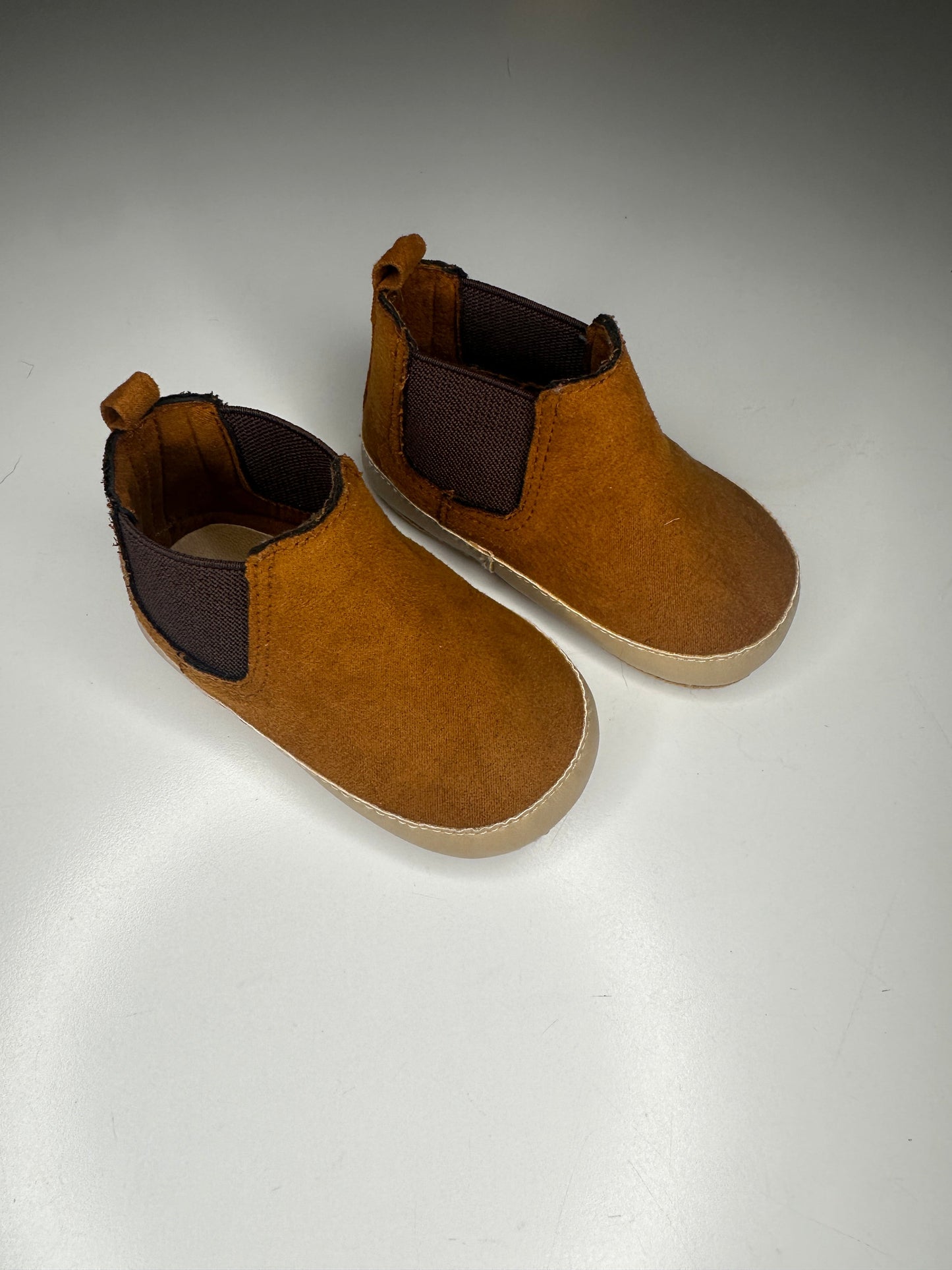 #33 brown slip-on baby bootie size 9-12 month