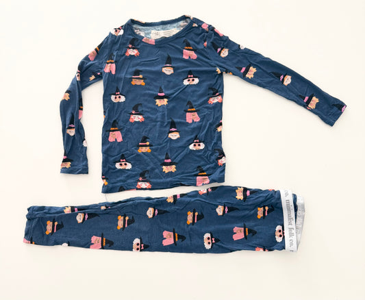#117, Girls 4T, Minimalist Folk navy witch print pajamas, GUC